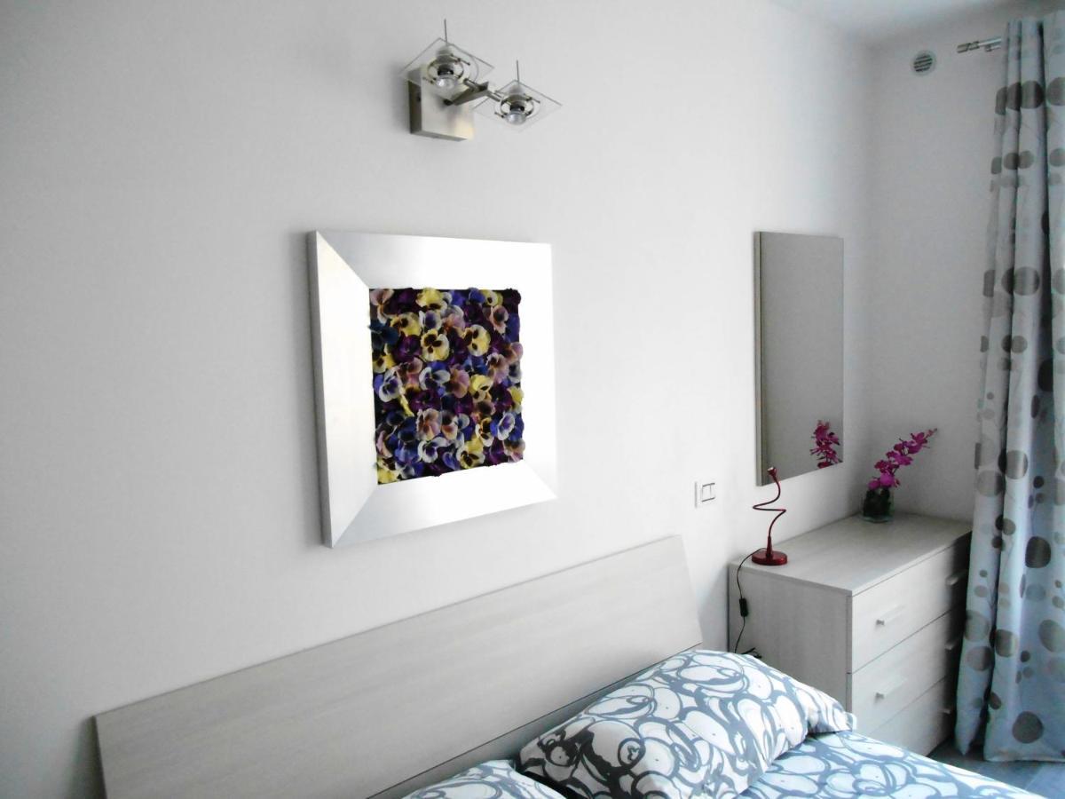 Direttamente Al Lago Apartments Мароне Екстер'єр фото