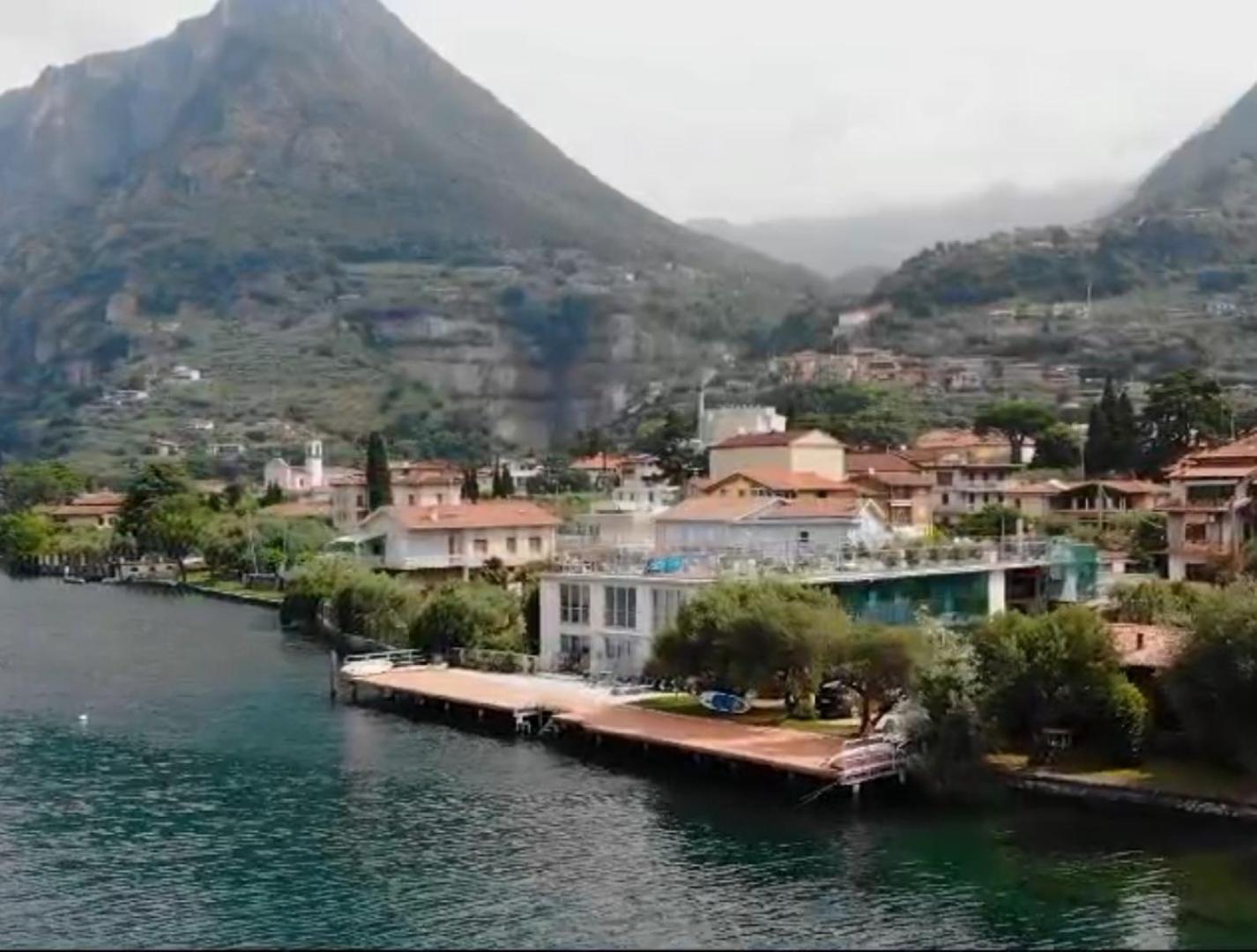 Direttamente Al Lago Apartments Мароне Екстер'єр фото